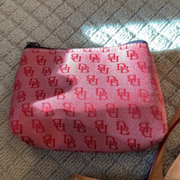 Dooney and Bourke handbag with compact bag - Picture 3 of 10